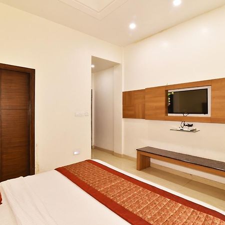 Hotel B-Comfort Amritsar Esterno foto