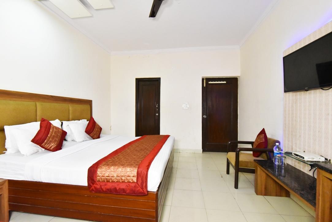 Hotel B-Comfort Amritsar Esterno foto