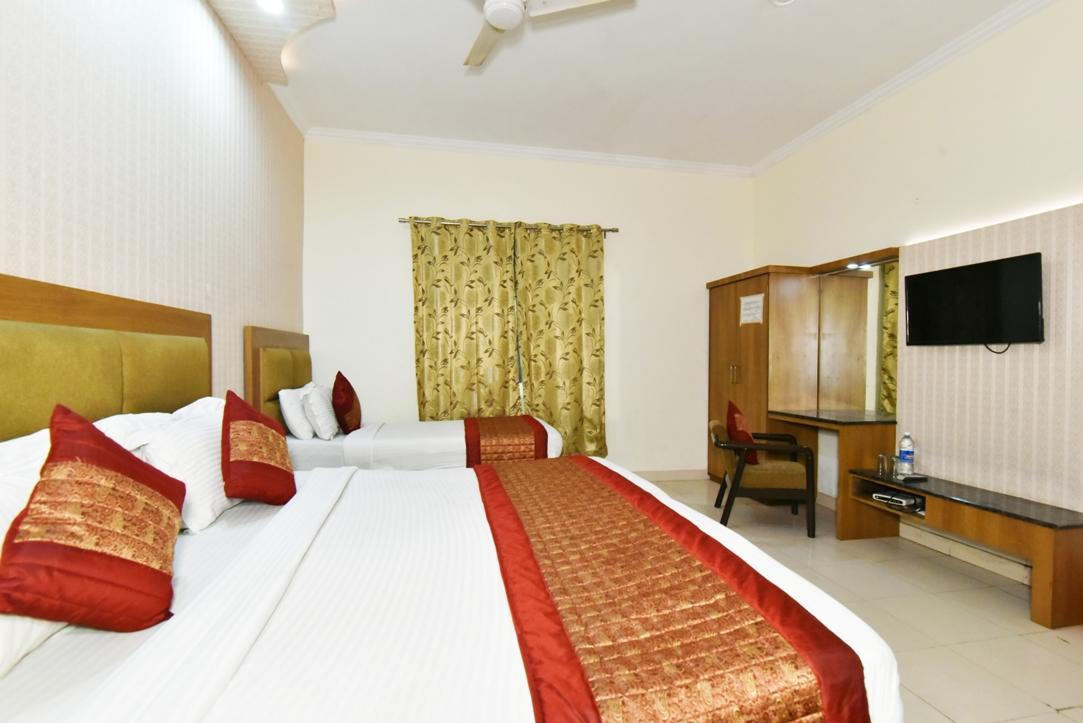 Hotel B-Comfort Amritsar Esterno foto