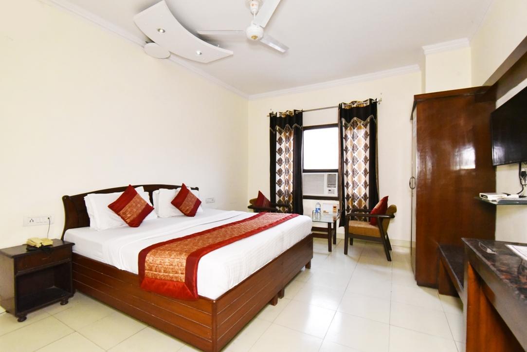 Hotel B-Comfort Amritsar Esterno foto
