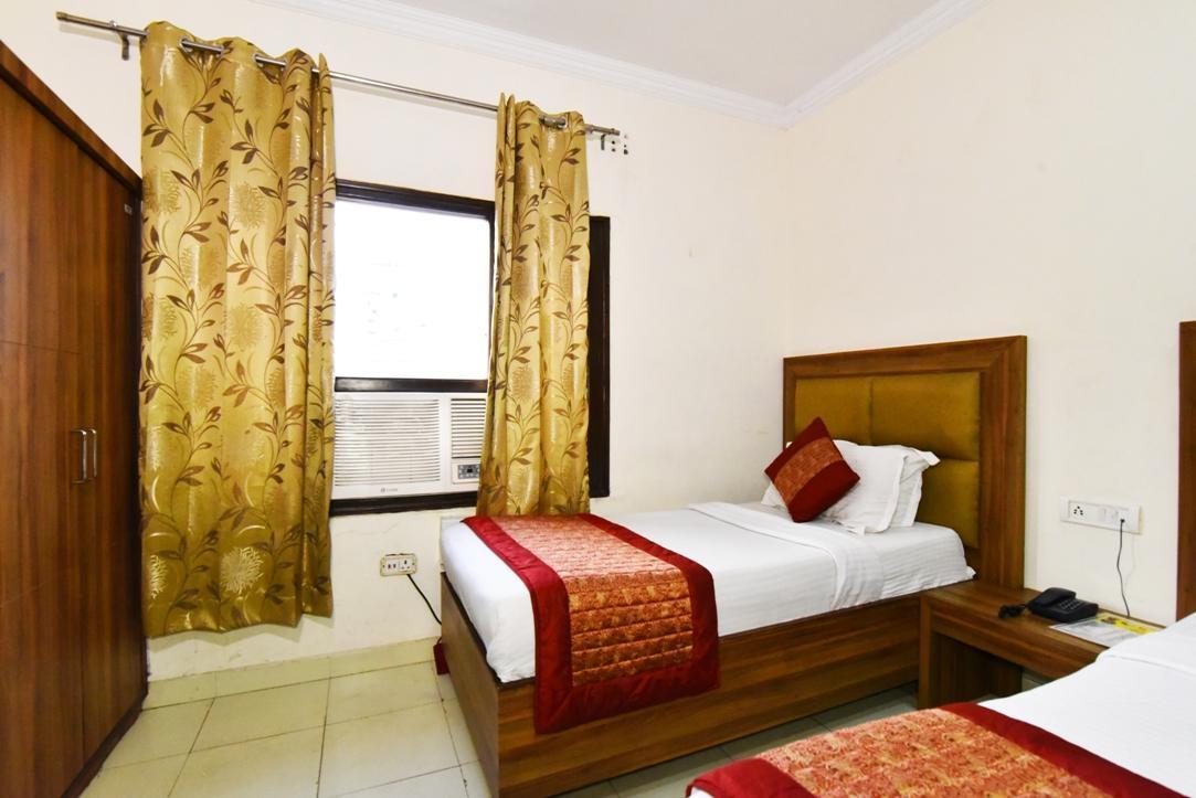 Hotel B-Comfort Amritsar Esterno foto