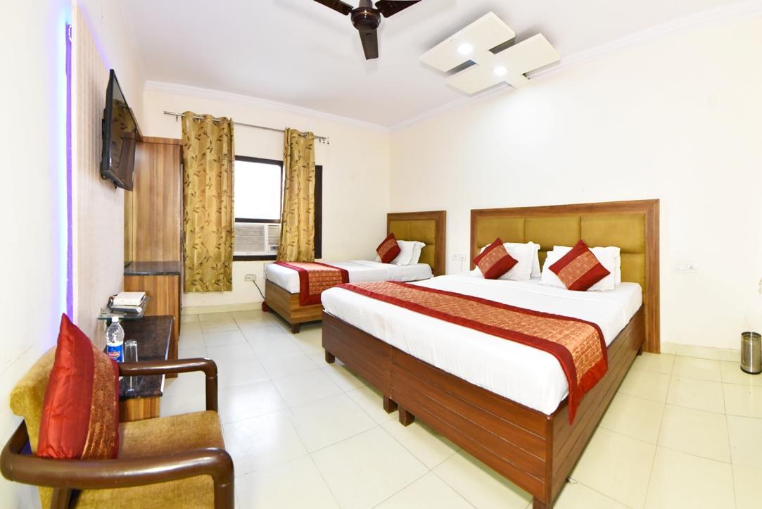 Hotel B-Comfort Amritsar Esterno foto