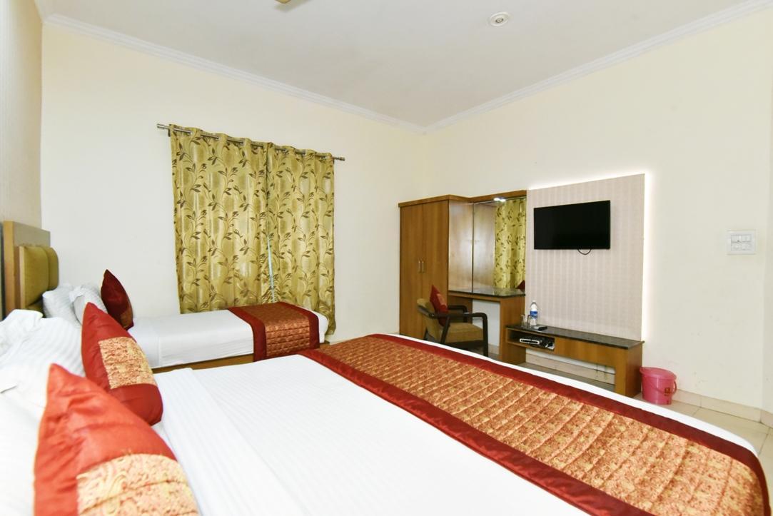 Hotel B-Comfort Amritsar Esterno foto