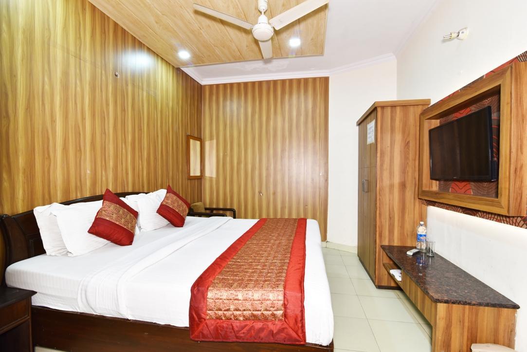 Hotel B-Comfort Amritsar Esterno foto