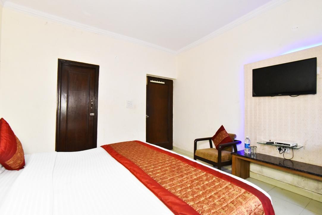 Hotel B-Comfort Amritsar Esterno foto
