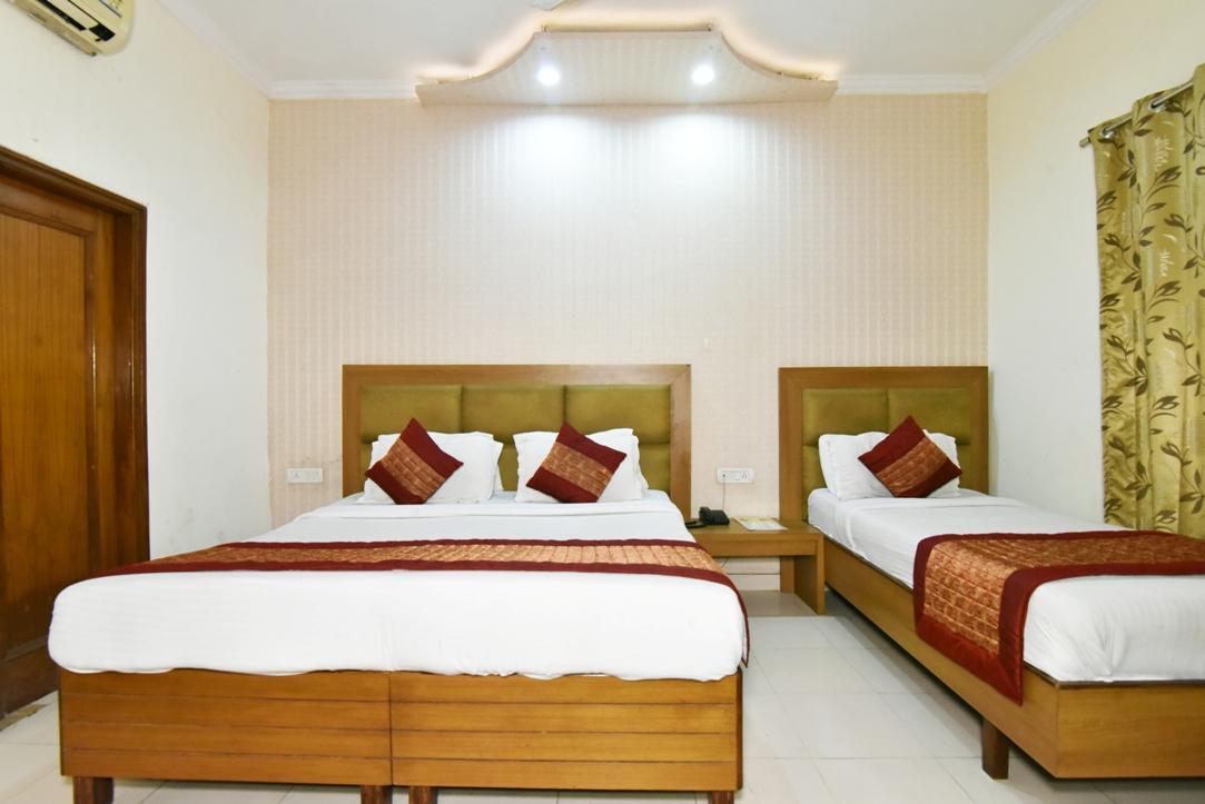 Hotel B-Comfort Amritsar Esterno foto