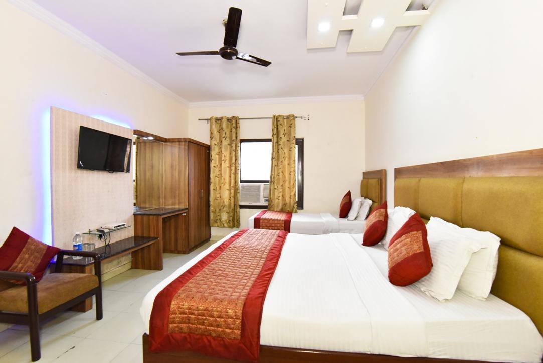 Hotel B-Comfort Amritsar Esterno foto