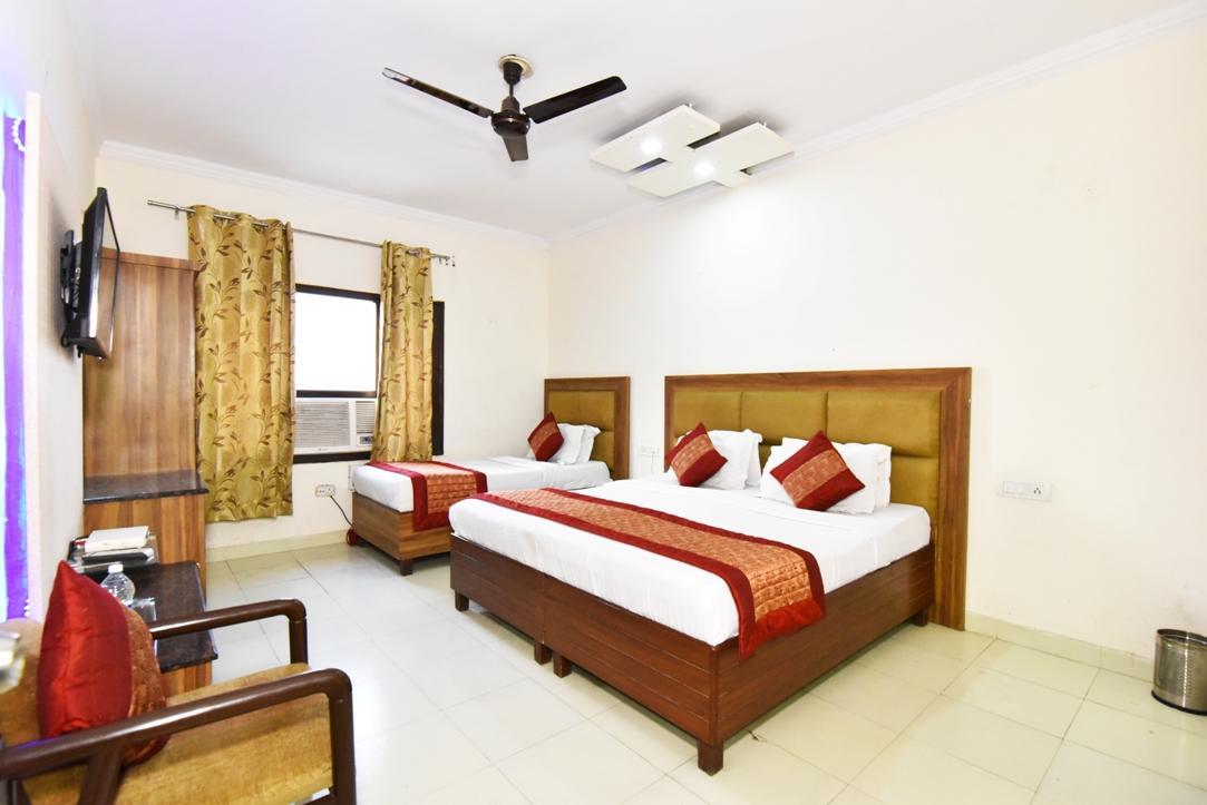 Hotel B-Comfort Amritsar Esterno foto