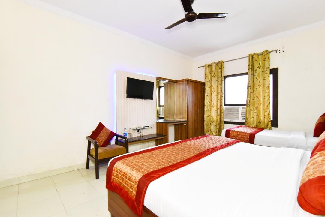 Hotel B-Comfort Amritsar Esterno foto