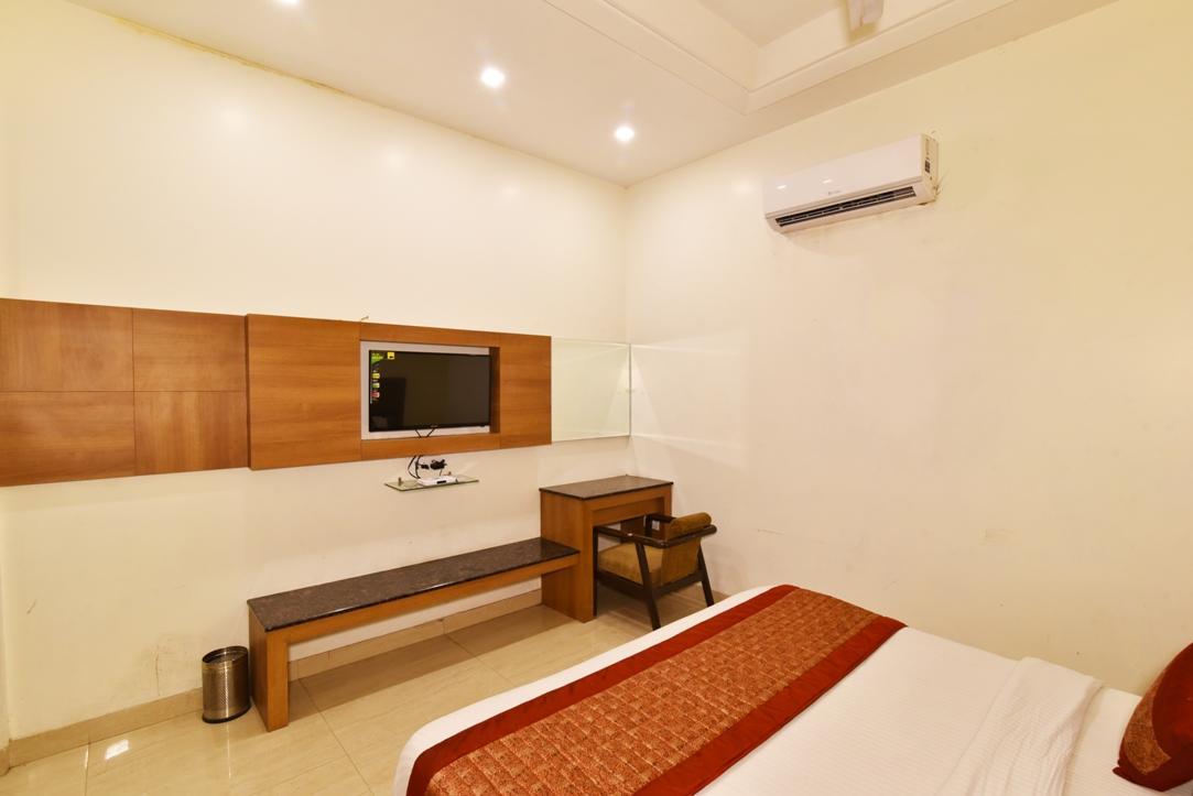 Hotel B-Comfort Amritsar Esterno foto