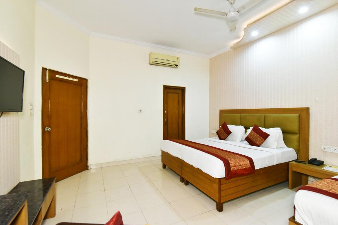Hotel B-Comfort Amritsar Esterno foto